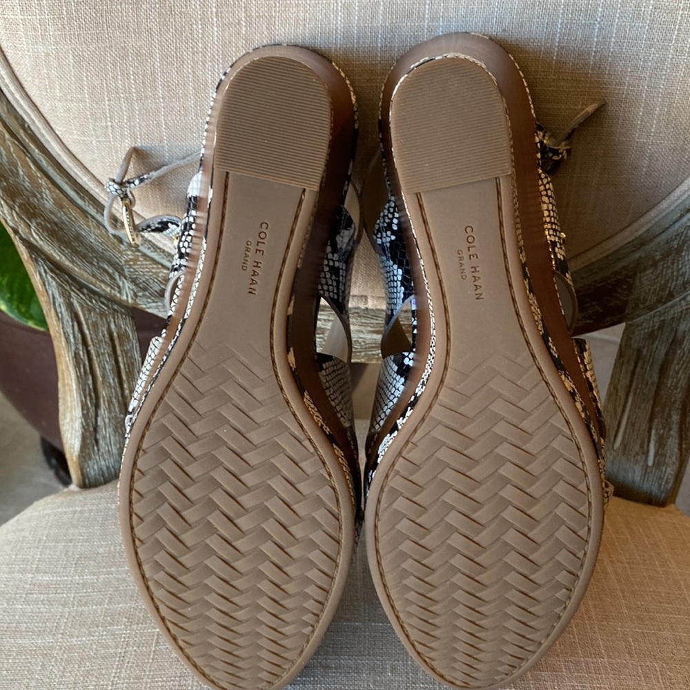 COLE HAAN Laci Platform Wedge Sandal - Picture 5 of 9